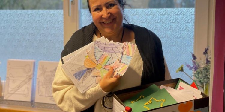 Grundschüler bringen Weihnachtszauber ins Seniorenzentrum