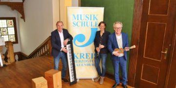 „Gut investiertes Geld“ – Kreissparkasse fördert Kreismusikschule auch in 2024
