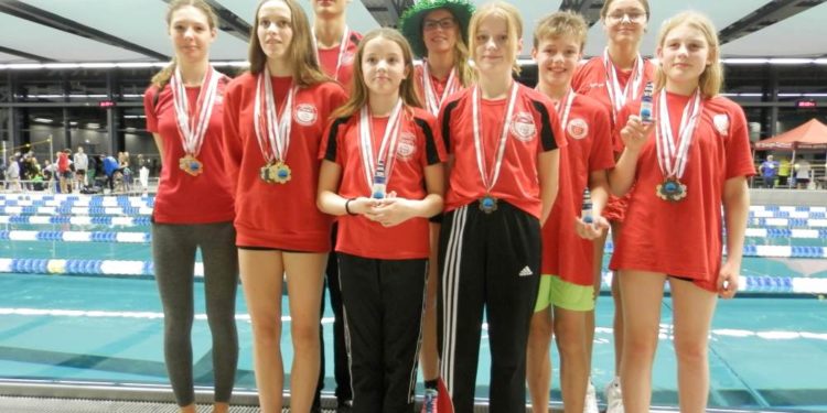 Starker Jahresabschluss der Möllner Schwimmsparte in Hamburg