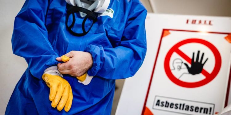 Warnung vor „Asbest-Welle“
