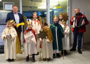 Sternsinger besuchen Geesthachter Rathaus