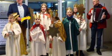 Sternsinger besuchen Geesthachter Rathaus