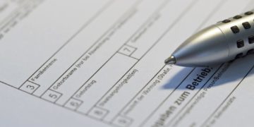 Arbeitsbescheinigungen erst nach Aufforderung bei der Agentur für Arbeit einreichen