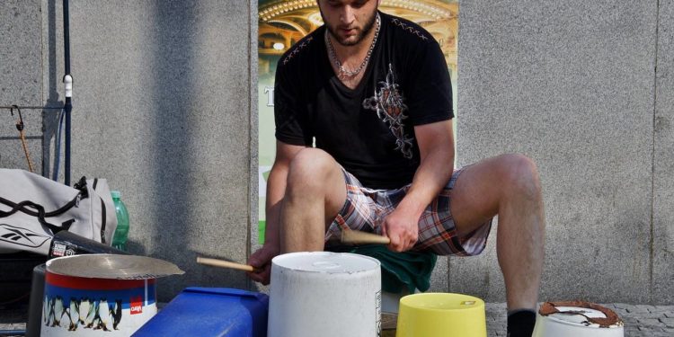 Trommel- und Rasselbau-Wochenende im Gleis 21