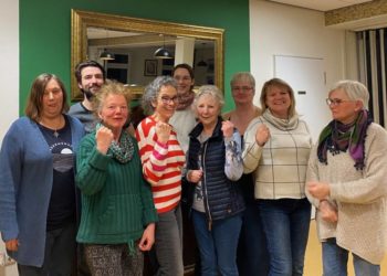 Dörfer zeigen Flagge