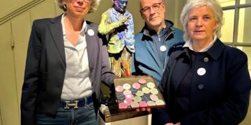 „Sei ein Mensch!“ Gedenken an Brandanschlag auf Lübecker Synagoge