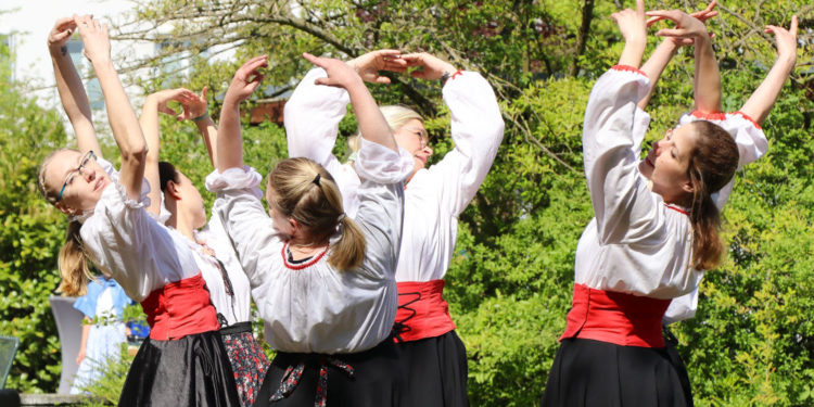Bei strahlend blauem Himmel den Mai begrüßt