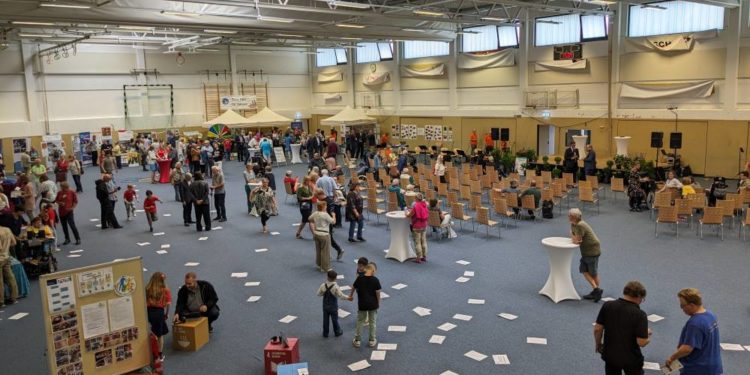 Demokratie JA(HR): Mölln feiert die Demokratie und das Grundgesetz