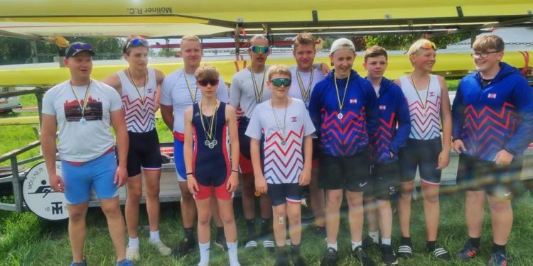 11 Möllner Ruderer bei der Otterndorfer Regatta