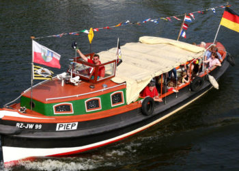 Stadtbarkasse Piep wird erneut repariert