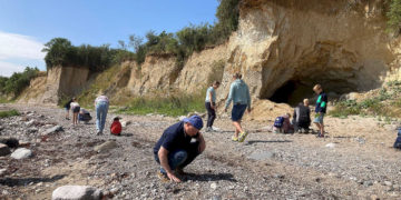 „Steine für Kids“ am Kliff und in der Kiesgrube