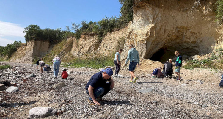 „Steine für Kids“ am Kliff und in der Kiesgrube
