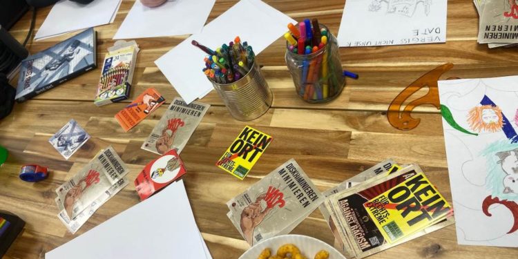 Jugendliche gestalten Plakate zur Europawahl