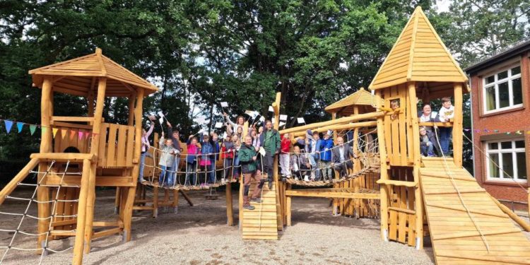 Nachhaltig und langlebig: Till-Eulenspiegel-Schule erhält einen neugestalteten Schulhof