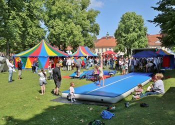 „Demokratie läuft!“ – Buntes Familienfest im Ratzeburger Zieleinlauf