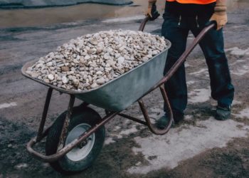 Bauarbeiter im Herzogtum bekommen jetzt eine „Schippe voll Lohn“ obendrauf