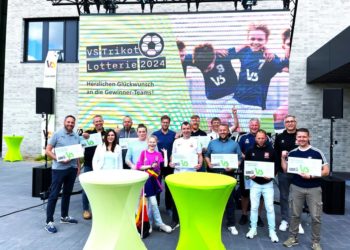 Gut versorgt: Trikot Verlosung der Vereinigte Stadtwerke endet mit Überraschung