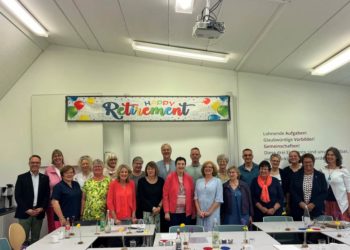 Kreispräsidentin Anja Harloff verabschiedet Lehrkräfte