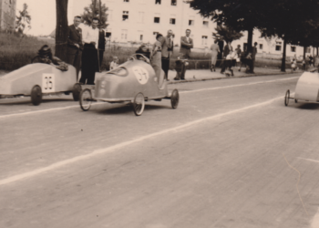 „In rasenden Kisten den Jägerberg hinunter…“