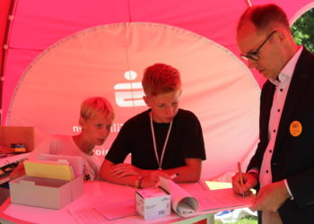 VIP-Besuch in Tillhausen: Einblick in die einzigartige Kinderstadt