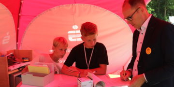 VIP-Besuch in Tillhausen: Einblick in die einzigartige Kinderstadt