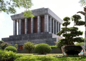 Multivisionsshow:  Vietnam und Angkor