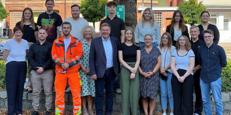 Stadt Geesthacht begrüßt neue Auszubildende