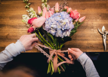 Für den Kreativ-Job mit Rosen, Nelken, Lilien & Co. gibt es mehr Geld