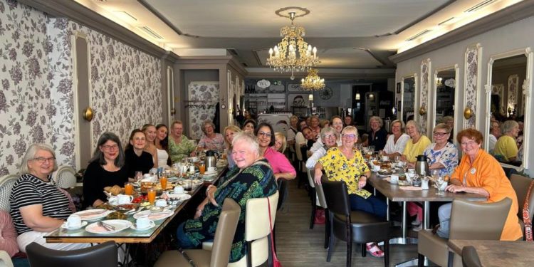Frauen Frühstück: Vernetzung und Dialog engagierter Frauen