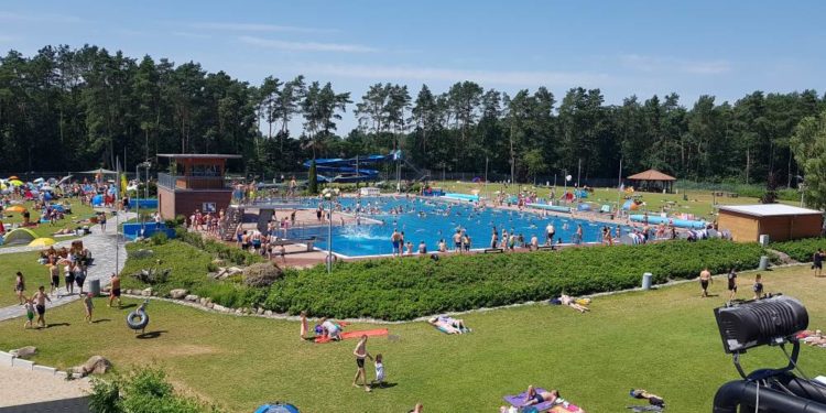 Waldschwimmbad Büchen bietet Flutlichtbaden an
