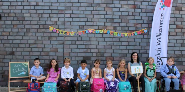 Einschulungsfeier in Sandesneben