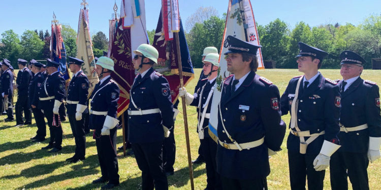 Kreisfeuerwehrverbandstag: Feuerwehr Mölln feiert drei Tage 150-jähriges Jubiläum