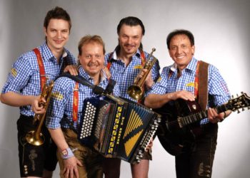 Oktoberfest-Stimmung in der Möllner Stadtwerke-Arena