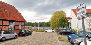 Parken auf dem neuen Stadtseeanleger in Mölln