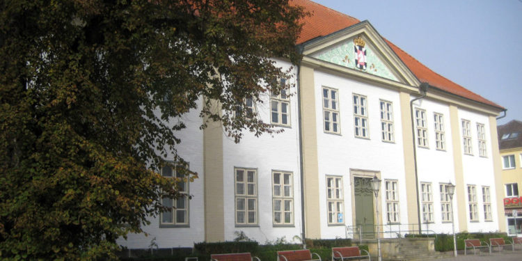 Historische Farben am Alten Kreishaus Ratzeburg wiederhergestellt