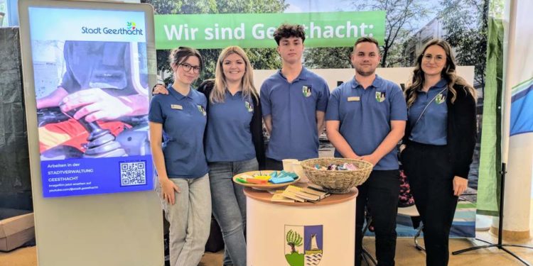 Stadtverwaltung Geesthacht beteiligt sich mit einem Stand an der Berufsmesse