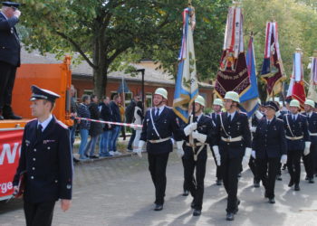 Feuerwehrjubiläum in Mölln: Gänsehautmomente für tausende Besucher aus dem Kreis