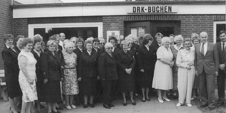 Cafe´ in der Priesterkate zeigt Fotos aus der Geschichte Büchens