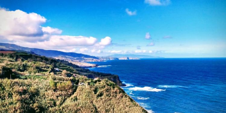 Weit draußen im Atlantik – Die Naturwunder der Azoren über und unter Wasser