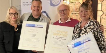 Silberne und Goldene Meisterbriefe für FriseurmeisterInnen