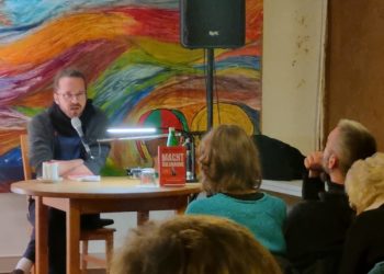 Lesung ‚Machtübernahme‘ mit Arne Semsrott