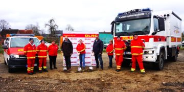 Spatenstich: DLRG Ratzeburg beginnt mit dem Bau einer Fahrzeughalle für den Katastrophenschutz. Foto: hfr