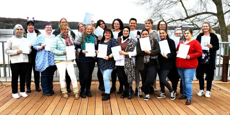 Ganztagsschulmitarbeiterinnen erfolgreich qualifiziert