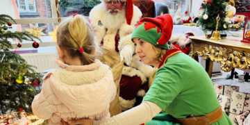 Strahlende Kinderaugen und weihnachtliche Freude