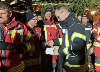 Kameraden der Brandschutzbereitschaft mit Flut-Ehrenzeichen für den Einsatz bei der Ostseeflut 2023 ausgezeichnet