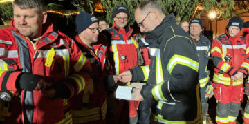 Kameraden der Brandschutzbereitschaft mit Flut-Ehrenzeichen für den Einsatz bei der Ostseeflut 2023 ausgezeichnet
