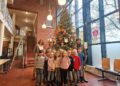 Kita-Kinder zaubern Weihnachtsglanz ins Stadthaus