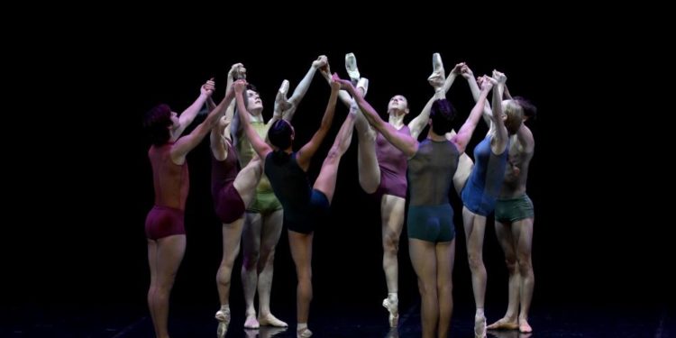 Zukünftige Ballettstars tanzen im Augustinum