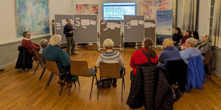 Begleitausschuss der ‚Partnerschaft für Demokratie‘ bereitet sich auf neue Förderperiode vor