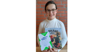 Nina Redlic gewinnt den Vorlesewettbewerb der Gemeinschaftsschule Sandesneben